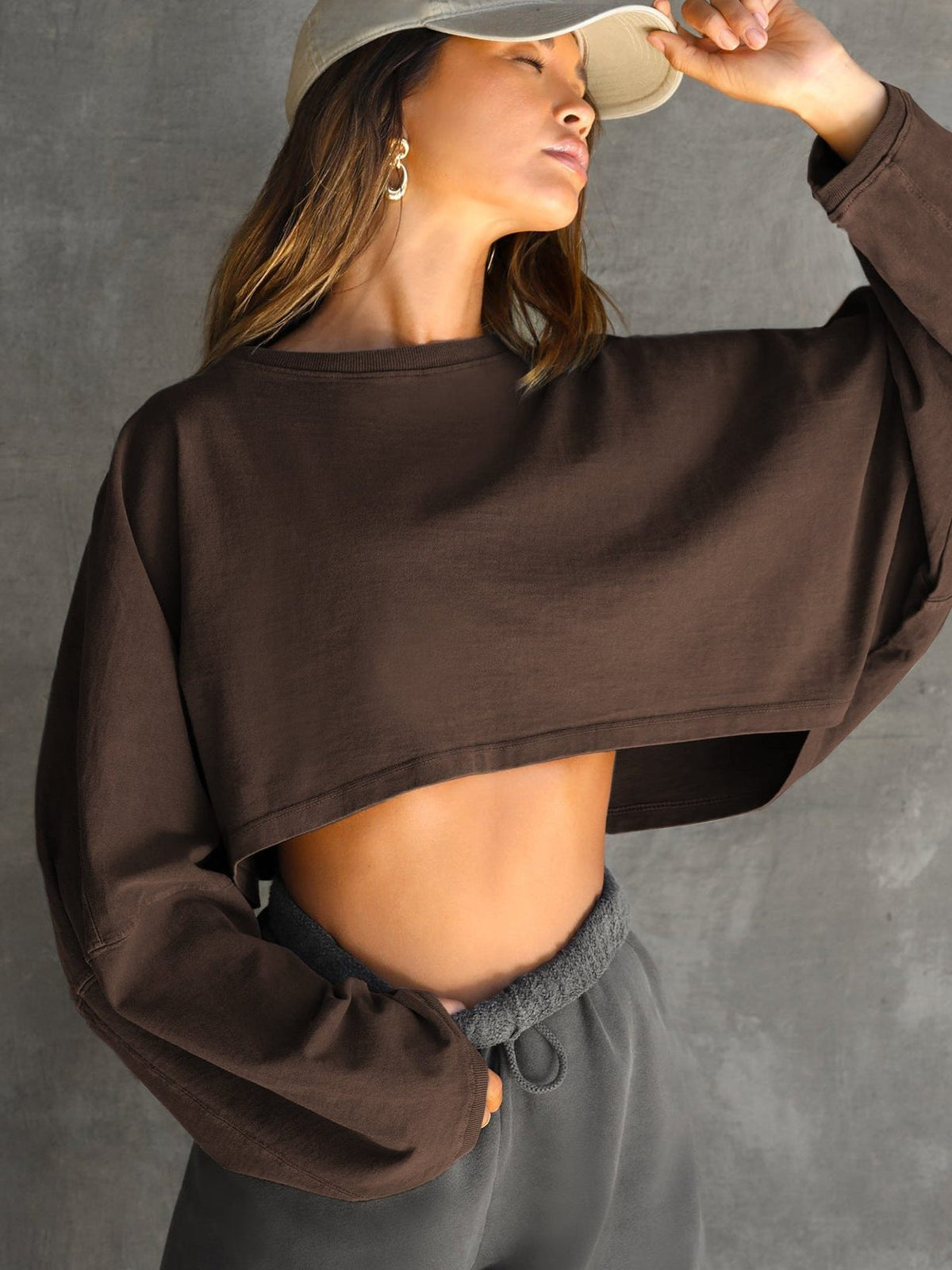 Cropped Sweatshirt med Ballonærmer til Damer - Brun
