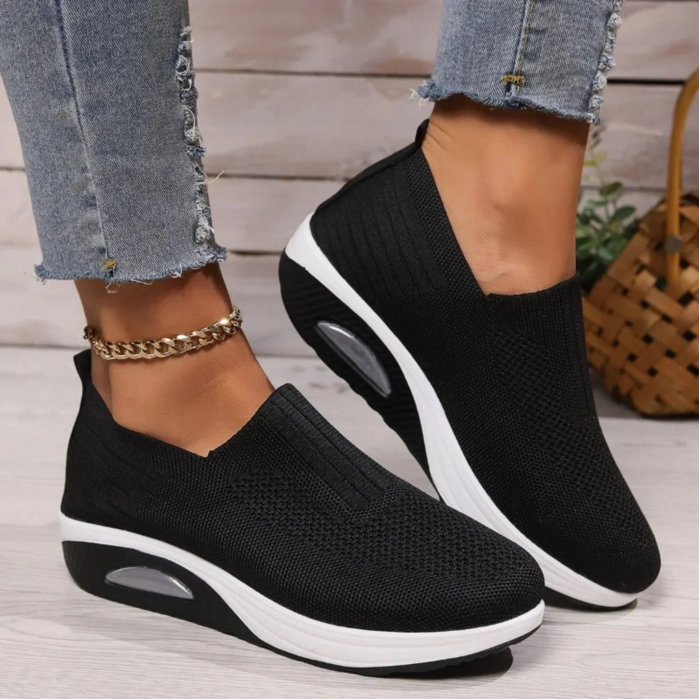 Mesh Slip-On Sneakers med Kilehæl til Damer - Sort